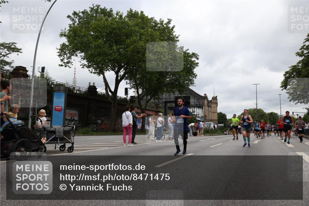 29.06.2025 - hella hamburg halbmarathon Yannick Fuchs http://msf.ph/oto/8471475 29.06.2025 10:57:39 20KM 1184, 1316, 1464, 1722, 1724, 1940, 1992, 2685, 3360, 4328, 4370, 5305, 5384, 5734, 6631, 7243, 7290, 7333, 8561, 8822, 9439, 9681, 10705, 10766, 10866, 11149, 11527, 11657, 11771, 12315, 12316, 12513, 12662, 13171, 14135, 14313, 14493, 15516, 15532, 15550, 15897, 16424, 16426, 16639, 16872, 16995, 17071, 17437, 17730, 17894, 18028, 18122, 18717 meine-sportfotos.de