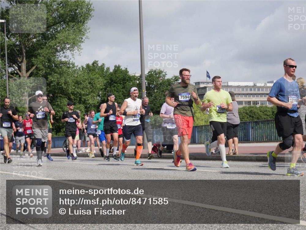 29.06.2025 - hella hamburg halbmarathon Luisa Fischer http://msf.ph/oto/8471585 29.06.2025 10:00:45 Kennedybrücke 7724, 4986, 13047, 1258, 646, 17765, 911, 1870, 12961, 7594, 2397, 1215, 1258, 1335, 1563, 1870, 2397, 2448, 2488, 2612, 4986, 5672, 6356, 6628, 7478, 7594, 7646, 7724, 7976, 8176, 8689, 9145 meine-sportfotos.de
