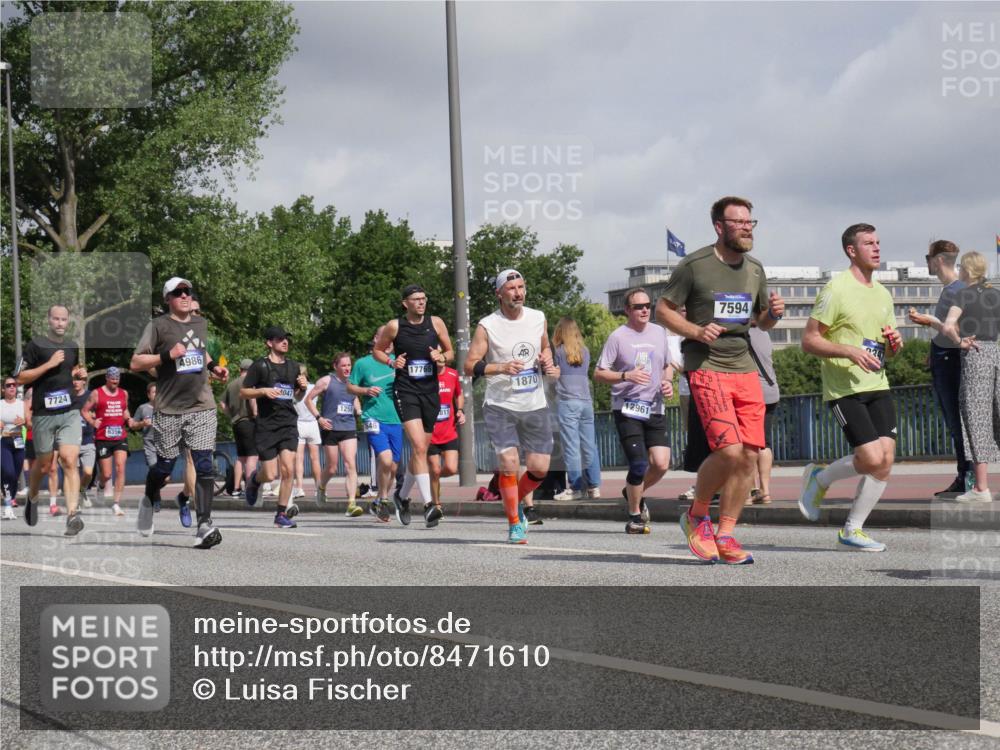 29.06.2025 - hella hamburg halbmarathon Luisa Fischer http://msf.ph/oto/8471610 29.06.2025 10:00:45 Kennedybrücke 7724, 4986, 047, 1258, 7594, 20, 17765, 811, 1870, 12961, 1258, 1335, 1563, 1870, 2397, 2448, 2488, 2612, 4986, 5672, 6356, 6628, 7478, 7594, 7646, 7724, 7976, 8176, 8689, 9145 meine-sportfotos.de