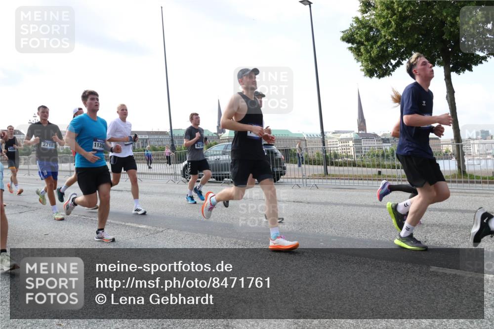 29.06.2025 - hella hamburg halbmarathon Lena Gebhardt http://msf.ph/oto/8471761 29.06.2025 09:55:37 Lombardsbrücke 2718, 6009, 11356, 8216, 1120, 1143, 1151, 1200, 1267, 1461, 1630, 1683, 1696, 1706, 1884, 1976, 2207, 2274, 2284, 2287, 2411, 2706, 2708, 2718, 2884, 3087, 3213, 3258, 3399, 3435, 3654, 3692, 3747, 3945, 3985, 4033, 4088, 4093, 4127, 4189, 4324, 4345, 4346, 4601, 4847, 4890, 4938, 5102, 5421, 5459, 5708, 5915, 6009, 6027, 6054, 6158, 6421, 6481, 6532, 6662, 6691, 6836, 6938, 6994, 7052, 7056, 7100, 7269, 7312, 8371, 8437, 8693, 8889 meine-sportfotos.de