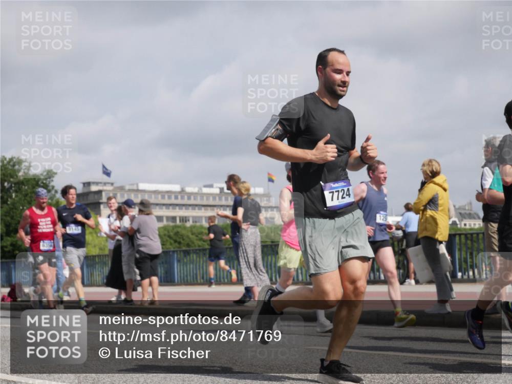 29.06.2025 - hella hamburg halbmarathon Luisa Fischer http://msf.ph/oto/8471769 29.06.2025 10:00:49 Kennedybrücke 6356, 9145, 7724, 125, 1179, 1258, 1335, 1563, 1870, 2397, 2448, 2488, 2612, 2636, 4814, 4986, 5093, 5672, 6356, 7594, 7646, 7724, 7976, 8508, 8689, 9065, 9145, 9656, 9835 meine-sportfotos.de