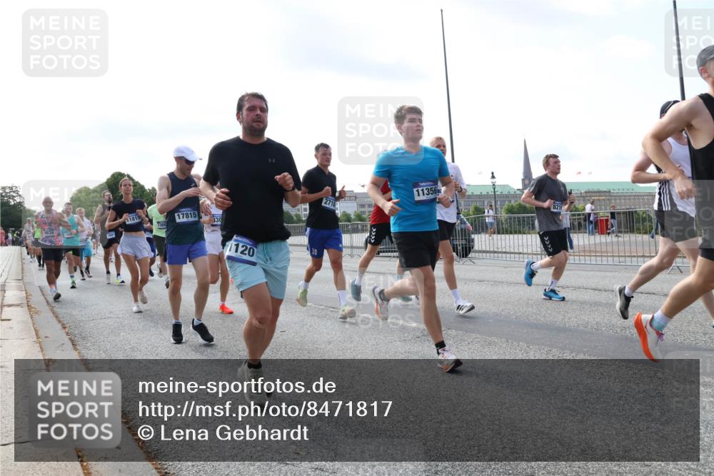 29.06.2025 - hella hamburg halbmarathon Lena Gebhardt http://msf.ph/oto/8471817 29.06.2025 09:55:38 Lombardsbrücke 9934, 1448, 1691, 11819, 1389, 17815, 330, 1120, 2718, 11356, 821, 1120, 1143, 1151, 1200, 1216, 1267, 1461, 1630, 1683, 1696, 1706, 1884, 1976, 2207, 2274, 2284, 2287, 2411, 2706, 2708, 2718, 2884, 3087, 3213, 3258, 3399, 3435, 3654, 3692, 3747, 3945, 3985, 4033, 4088, 4093, 4127, 4189, 4324, 4345, 4346, 4601, 4847, 4890, 4938, 5102, 5421, 5459, 5708, 5915, 6009, 6027, 6054, 6158, 6421, 6481, 6532, 6662, 6691, 6836, 6938, 6994, 7052, 7056, 7100, 7224, 7269, 7312, 8693, 8889 meine-sportfotos.de