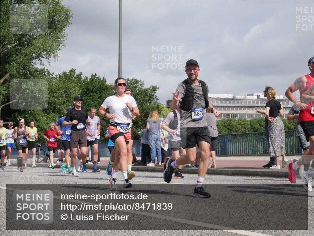29.06.2025 - hella hamburg halbmarathon Luisa Fischer http://msf.ph/oto/8471839 29.06.2025 10:00:51 Kennedybrücke 636, 14571, 19120, 3065, 26, 7976, 12624, 5672, 1179, 1258, 1563, 2448, 2488, 2612, 2636, 3251, 4814, 4986, 5093, 5672, 6164, 6356, 7646, 7724, 7976, 8508, 9057, 9065, 9145, 9656, 9835 meine-sportfotos.de