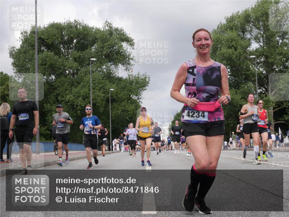 29.06.2025 - hella hamburg halbmarathon Luisa Fischer http://msf.ph/oto/8471846 29.06.2025 10:44:25 Kennedybrücke 16085, 18844, 3121, 7879, 4234, 7293, 2610, 1731, 4044, 4638, 5549, 6088, 7293, 7829, 8878, 10269, 10644 meine-sportfotos.de