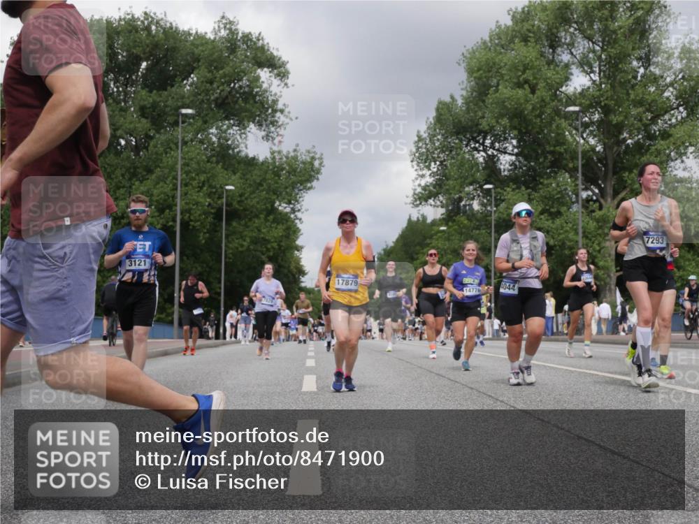 29.06.2025 - hella hamburg halbmarathon Luisa Fischer http://msf.ph/oto/8471900 29.06.2025 10:44:26 Kennedybrücke 3121, 17879, 14776, 4044, 7293, 1731, 4044, 4638, 5549, 6088, 7293, 7829, 8878, 10269, 10644 meine-sportfotos.de