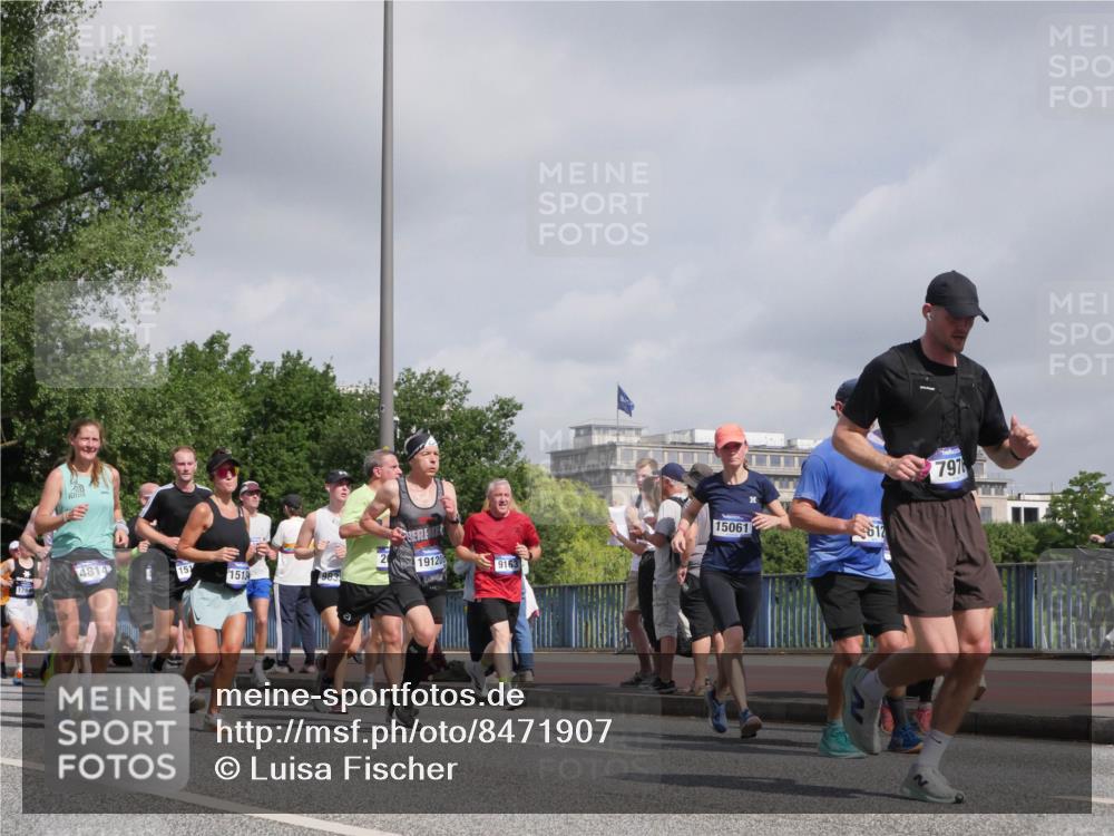 29.06.2025 - hella hamburg halbmarathon Luisa Fischer http://msf.ph/oto/8471907 29.06.2025 10:00:54 Kennedybrücke 8, 4814, 15, 1513, 983, 19120, 9163, 15061, 612, 797, 1179, 1563, 2448, 2488, 2612, 2636, 3251, 4814, 5093, 5672, 6164, 6897, 7409, 7976, 8508, 9057, 9065, 9145, 9656, 9835 meine-sportfotos.de