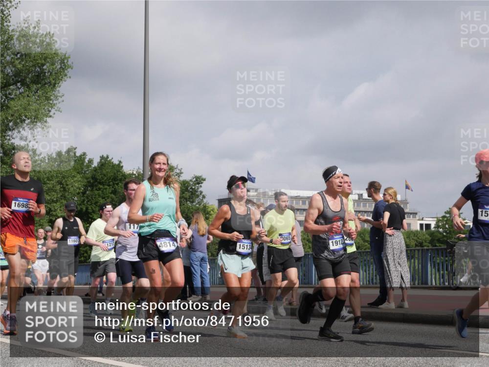 29.06.2025 - hella hamburg halbmarathon Luisa Fischer http://msf.ph/oto/8471956 29.06.2025 10:00:56 Kennedybrücke 1698, 7640, 1160, 1217, 4814, 1513, 3065, 19120, 15, 1179, 1563, 2070, 2488, 2612, 2636, 3251, 4814, 5093, 6164, 6897, 7409, 7509, 7976, 8449, 8508, 9057, 9065, 9656, 9835 meine-sportfotos.de