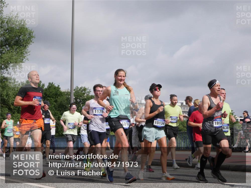 29.06.2025 - hella hamburg halbmarathon Luisa Fischer http://msf.ph/oto/8471973 29.06.2025 10:00:56 Kennedybrücke 17642, 11832, 80, 11607, 1121, 1179, 778, 12, 4814, 15134, 9065, 19120, 636, 1179, 1563, 2070, 2488, 2612, 2636, 3251, 4814, 5093, 6164, 6897, 7409, 7509, 7976, 8449, 8508, 9057, 9065, 9656, 9835 meine-sportfotos.de