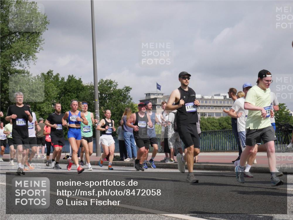 29.06.2025 - hella hamburg halbmarathon Luisa Fischer http://msf.ph/oto/8472058 29.06.2025 10:00:58 Kennedybrücke 3251, 8514, 0164, 965, 17642, 17640, 11208, 11607, 121, 1179, 1563, 2070, 2612, 2636, 3251, 4814, 5093, 6164, 6897, 7065, 7409, 7509, 8449, 8508, 8590, 9057, 9065, 9656, 9835 meine-sportfotos.de