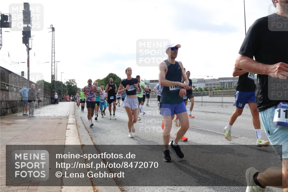 29.06.2025 - hella hamburg halbmarathon Lena Gebhardt http://msf.ph/oto/8472070 29.06.2025 09:55:38 Lombardsbrücke 9934, 11819, 13894, 17815, 271, 10, 11, 1120, 1143, 1151, 1200, 1216, 1267, 1461, 1630, 1683, 1696, 1706, 1884, 1976, 2207, 2274, 2284, 2287, 2411, 2706, 2708, 2718, 2884, 3087, 3213, 3258, 3399, 3435, 3654, 3692, 3747, 3945, 3985, 4033, 4088, 4093, 4127, 4189, 4324, 4345, 4346, 4601, 4847, 4890, 4938, 5102, 5421, 5459, 5708, 5915, 6009, 6027, 6054, 6158, 6421, 6481, 6532, 6662, 6691, 6836, 6938, 6994, 7052, 7056, 7100, 7224, 7269, 7312, 8693, 8889 meine-sportfotos.de