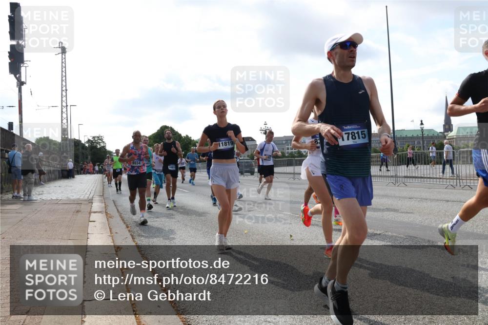 29.06.2025 - hella hamburg halbmarathon Lena Gebhardt http://msf.ph/oto/8472216 29.06.2025 09:55:39 Lombardsbrücke 9934, 1461, 1691, 11819, 17815, 1120, 1143, 1151, 1216, 1267, 1461, 1630, 1683, 1696, 1706, 1884, 1976, 2207, 2274, 2284, 2287, 2411, 2706, 2708, 2718, 2884, 3087, 3213, 3399, 3435, 3654, 3692, 3747, 3945, 3985, 4033, 4088, 4093, 4127, 4189, 4324, 4345, 4346, 4601, 4847, 4890, 4938, 5102, 5421, 5459, 5708, 5915, 6009, 6054, 6158, 6421, 6481, 6532, 6662, 6691, 6836, 6938, 6994, 7052, 7056, 7100, 7224, 7269, 7312, 8693, 8889 meine-sportfotos.de