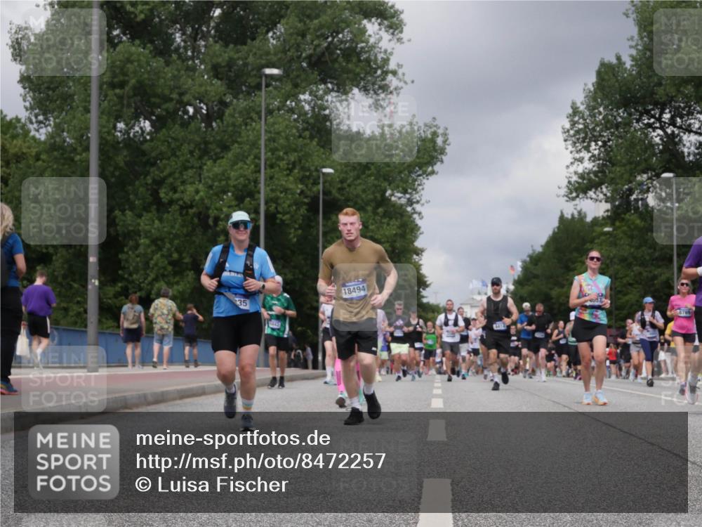 29.06.2025 - hella hamburg halbmarathon Luisa Fischer http://msf.ph/oto/8472257 29.06.2025 10:44:36 Kennedybrücke 35, 18494, 12350, 1731, 3344, 4412, 4638, 5549, 7661, 8769, 10407 meine-sportfotos.de
