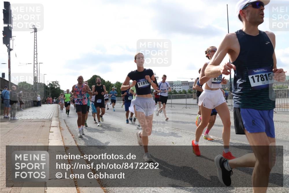 29.06.2025 - hella hamburg halbmarathon Lena Gebhardt http://msf.ph/oto/8472262 29.06.2025 09:55:39 Lombardsbrücke 9934, 163, 1691, 11819, 228, 8302, 17815, 1120, 1143, 1151, 1216, 1267, 1461, 1630, 1683, 1696, 1706, 1884, 1976, 2207, 2274, 2284, 2287, 2411, 2706, 2708, 2718, 2884, 3087, 3213, 3399, 3435, 3654, 3692, 3747, 3945, 3985, 4033, 4088, 4093, 4127, 4189, 4324, 4345, 4346, 4601, 4847, 4890, 4938, 5102, 5421, 5459, 5708, 5915, 6009, 6054, 6158, 6421, 6481, 6532, 6662, 6691, 6836, 6938, 6994, 7052, 7056, 7100, 7224, 7269, 7312, 8693, 8889 meine-sportfotos.de