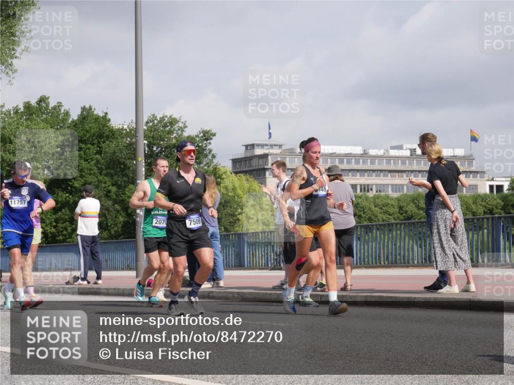 29.06.2025 - hella hamburg halbmarathon Luisa Fischer http://msf.ph/oto/8472270 29.06.2025 10:01:03 Kennedybrücke 11757, 2070, 7509, 2070, 2417, 2711, 3114, 3251, 4903, 5775, 5894, 6164, 6580, 6897, 7065, 7409, 7509, 7896, 8449, 8590, 9012, 9057, 9562 meine-sportfotos.de