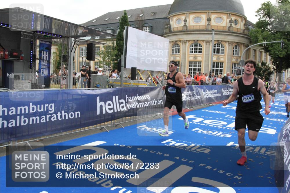 29.06.2025 - hella hamburg halbmarathon Michael Strokosch http://msf.ph/oto/8472283 29.06.2025 10:36:58 Ziel 3959, 5307, 7310, 11620, 13141, 14691, 18384 meine-sportfotos.de