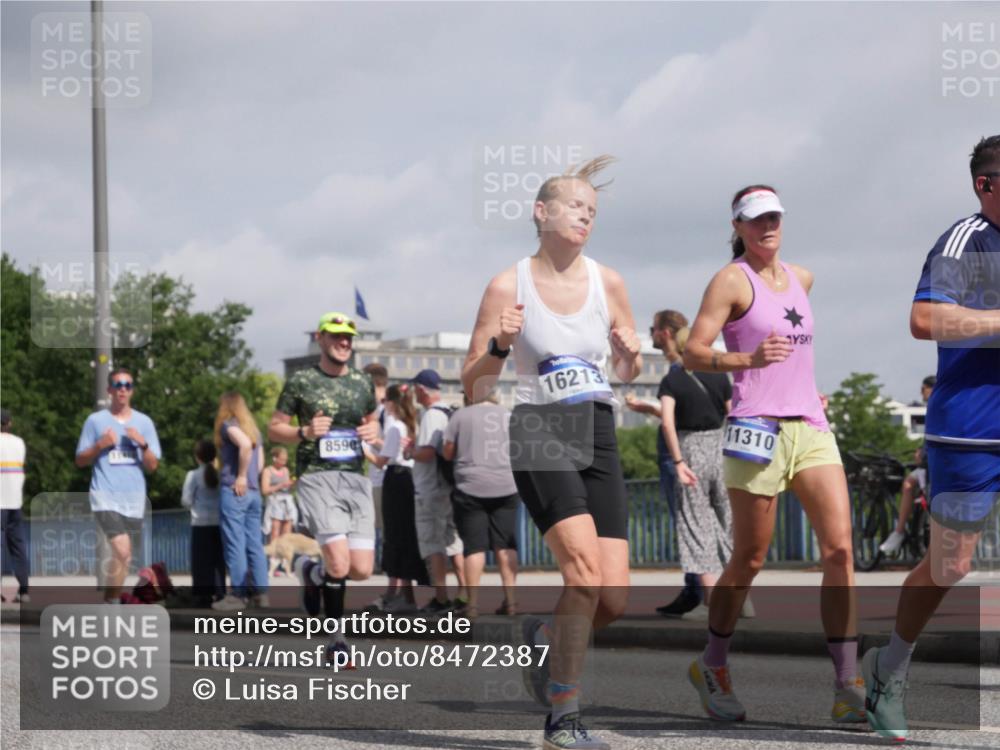 29.06.2025 - hella hamburg halbmarathon Luisa Fischer http://msf.ph/oto/8472387 29.06.2025 10:01:06 Kennedybrücke 16213, 8590, 11310, 1815, 2070, 2417, 2711, 3114, 4903, 5378, 5775, 5894, 6580, 6897, 7065, 7409, 7509, 7896, 8311, 8449, 8590, 9012, 9562 meine-sportfotos.de