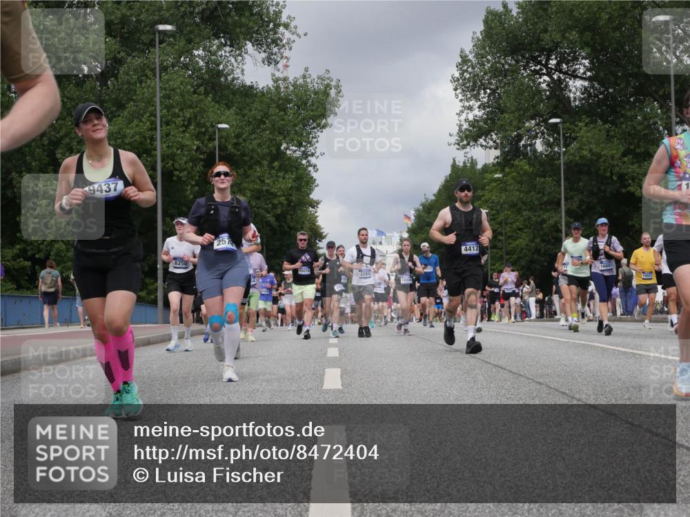 29.06.2025 - hella hamburg halbmarathon Luisa Fischer http://msf.ph/oto/8472404 29.06.2025 10:44:39 Kennedybrücke 9437, 6250, 257, 15076, 3344, 18580, 4412, 16802, 16021, 2805, 3344, 4412, 5928, 7661, 8769, 10407 meine-sportfotos.de