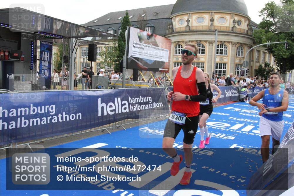 29.06.2025 - hella hamburg halbmarathon Michael Strokosch http://msf.ph/oto/8472474 29.06.2025 10:37:01 Ziel 1385, 1411, 3959, 5307, 5315, 11620, 14691, 15261, 17024, 17125, 18384 meine-sportfotos.de