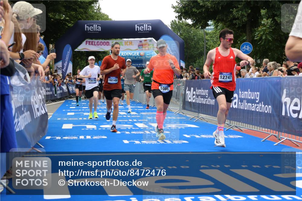 29.06.2025 - hella hamburg halbmarathon Strokosch-Dieckow http://msf.ph/oto/8472476 29.06.2025 10:48:03 Ziel 1086, 1604, 1613, 1914, 4324, 4528, 4601, 4711, 5022, 6377, 9544, 9626, 9638, 12706, 12724, 12747, 12808, 13570, 14192, 15973, 16094, 16149, 16269, 16766, 18206, 18922, 19198 meine-sportfotos.de
