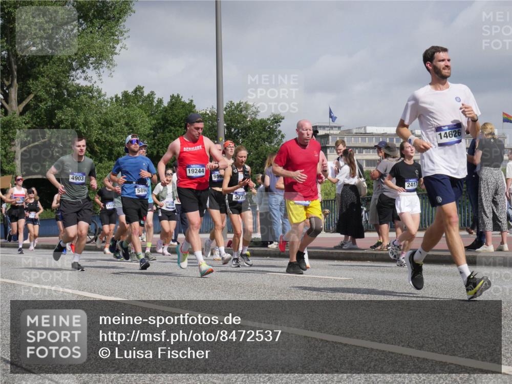 29.06.2025 - hella hamburg halbmarathon Luisa Fischer http://msf.ph/oto/8472537 29.06.2025 10:01:10 Kennedybrücke 4903, 1432, 5894, 1656, 19244, 956, 2417, 5775, 14626, 1815, 2029, 2417, 2711, 3041, 3114, 4903, 5305, 5378, 5775, 5894, 6272, 6580, 7065, 7896, 8311, 8590, 9012, 9562 meine-sportfotos.de