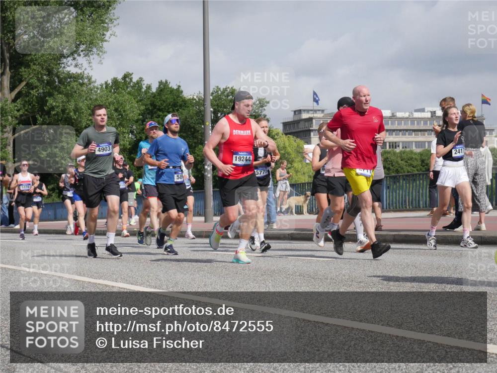 29.06.2025 - hella hamburg halbmarathon Luisa Fischer http://msf.ph/oto/8472555 29.06.2025 10:01:10 Kennedybrücke 5378, 4903, 58, 19244, 5775, 2417, 1815, 2029, 2417, 2711, 3041, 3114, 4903, 5305, 5378, 5775, 5894, 6272, 6580, 7065, 7896, 8311, 8590, 9012, 9562 meine-sportfotos.de