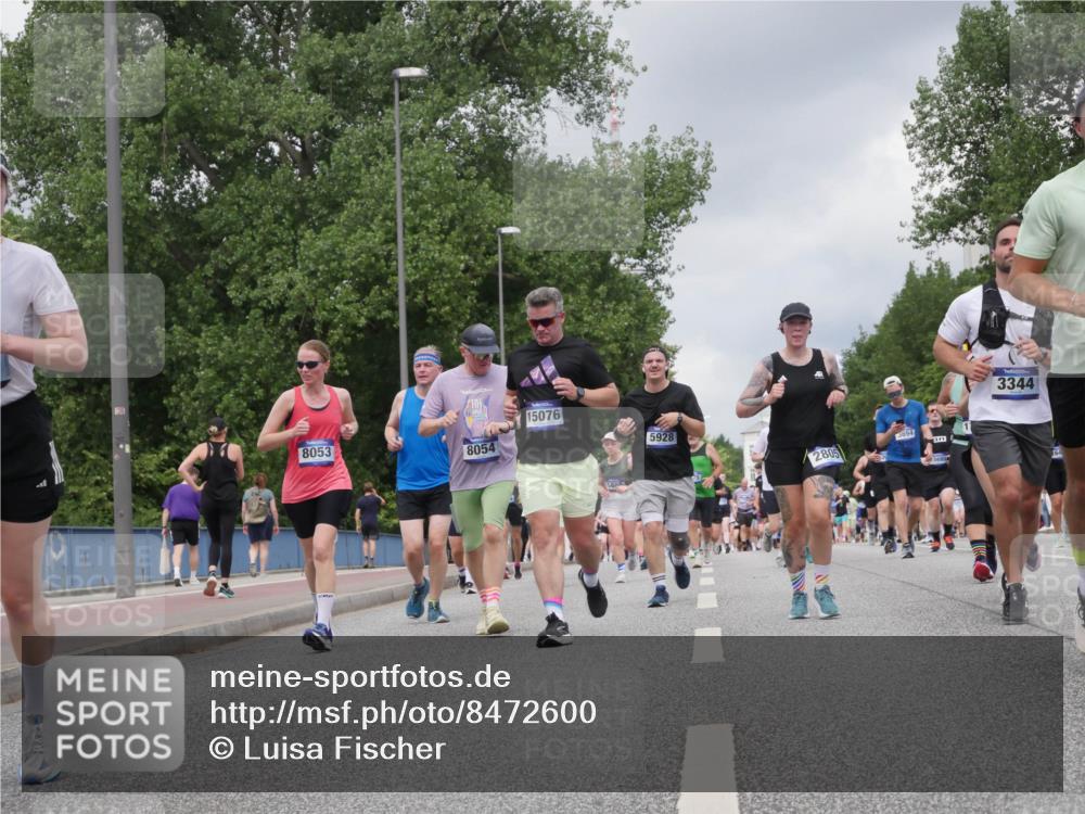 29.06.2025 - hella hamburg halbmarathon Luisa Fischer http://msf.ph/oto/8472600 29.06.2025 10:44:44 Kennedybrücke 8053, 8054, 15076, 5928, 3694, 2805, 3344, 2805, 3344, 4412, 5688, 5928, 8769, 9009 meine-sportfotos.de