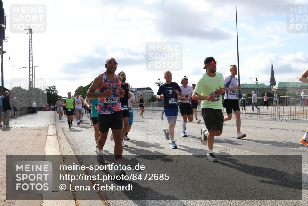 29.06.2025 - hella hamburg halbmarathon Lena Gebhardt http://msf.ph/oto/8472685 29.06.2025 09:55:40 Lombardsbrücke 949, 9934, 1630, 1691, 954, 2284, 1120, 1143, 1151, 1216, 1267, 1461, 1630, 1683, 1696, 1706, 1884, 1976, 2207, 2274, 2284, 2287, 2411, 2706, 2708, 2718, 2884, 3087, 3213, 3399, 3435, 3543, 3654, 3692, 3747, 3945, 3985, 4033, 4088, 4093, 4127, 4189, 4324, 4345, 4346, 4601, 4847, 4890, 4938, 5102, 5421, 5459, 5708, 5915, 6009, 6054, 6158, 6421, 6481, 6532, 6662, 6691, 6836, 6938, 6994, 7052, 7056, 7100, 7224, 7269, 7312, 8693, 8889 meine-sportfotos.de