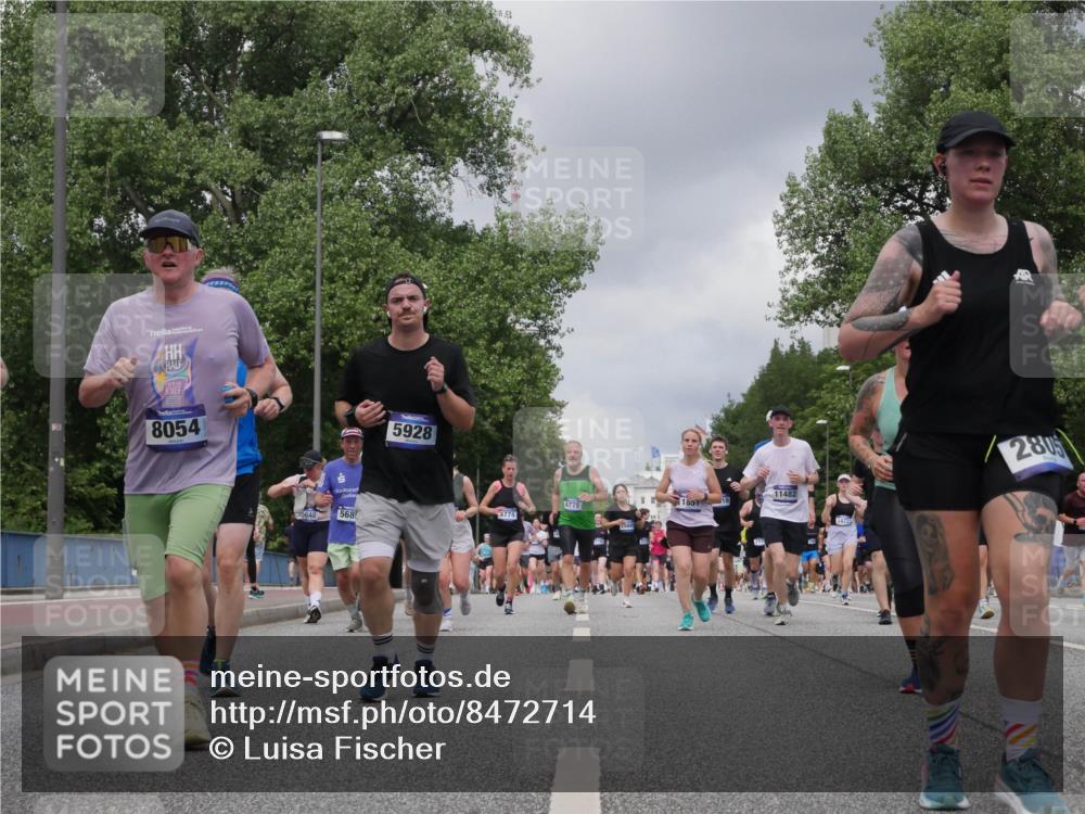 29.06.2025 - hella hamburg halbmarathon Luisa Fischer http://msf.ph/oto/8472714 29.06.2025 10:44:47 Kennedybrücke 8054, 0648, 5928, 2, 11482, 1657, 18, 4775, 568, 4774, 14722, 2805, 2805, 3344, 4774, 5688, 5928, 9009 meine-sportfotos.de