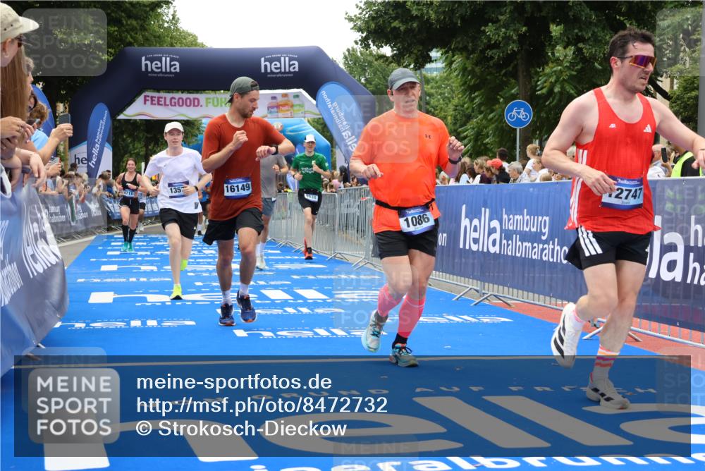 29.06.2025 - hella hamburg halbmarathon Strokosch-Dieckow http://msf.ph/oto/8472732 29.06.2025 10:48:04 Ziel 1086, 1914, 4324, 4528, 4601, 4711, 6377, 9544, 9626, 9638, 12685, 12706, 12724, 12747, 12808, 13570, 14192, 14814, 15590, 15973, 15981, 16094, 16149, 16269, 16766, 18206, 18922, 19198 meine-sportfotos.de