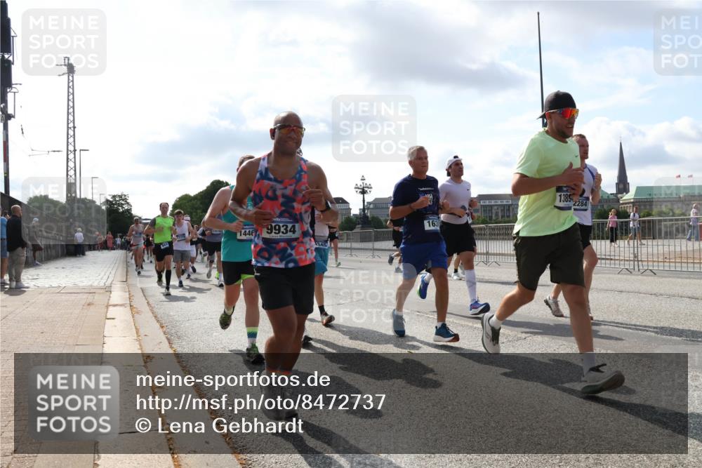 29.06.2025 - hella hamburg halbmarathon Lena Gebhardt http://msf.ph/oto/8472737 29.06.2025 09:55:40 Lombardsbrücke 12519, 1446, 949, 9934, 4345, 163, 1385, 2284, 1120, 1143, 1151, 1216, 1267, 1461, 1630, 1683, 1696, 1706, 1884, 1976, 2207, 2274, 2284, 2287, 2411, 2706, 2708, 2718, 2884, 3087, 3213, 3399, 3435, 3543, 3654, 3692, 3747, 3945, 3985, 4033, 4088, 4093, 4127, 4189, 4324, 4345, 4346, 4601, 4847, 4890, 4938, 5102, 5421, 5459, 5708, 5915, 6009, 6054, 6158, 6421, 6481, 6532, 6662, 6691, 6836, 6938, 6994, 7052, 7056, 7100, 7224, 7269, 7312, 8693, 8889 meine-sportfotos.de