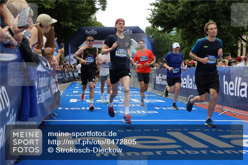 29.06.2025 - hella hamburg halbmarathon Strokosch-Dieckow http://msf.ph/oto/8472805 29.06.2025 10:48:00 Ziel 1086, 1604, 1613, 4324, 4528, 4601, 4711, 5022, 6377, 9626, 9638, 12706, 12724, 12747, 12808, 13570, 14730, 15333, 16094, 16149, 16766, 17451, 18206, 18922, 19198 meine-sportfotos.de