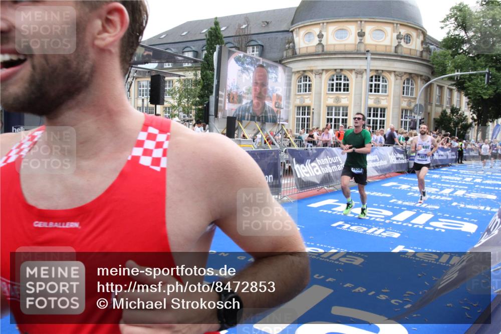 29.06.2025 - hella hamburg halbmarathon Michael Strokosch http://msf.ph/oto/8472853 29.06.2025 10:37:11 Ziel 5923, 6123, 6458, 7482, 8362, 9178, 10190, 10738, 11120, 11423, 13972, 15178, 15410, 16992, 17658 meine-sportfotos.de
