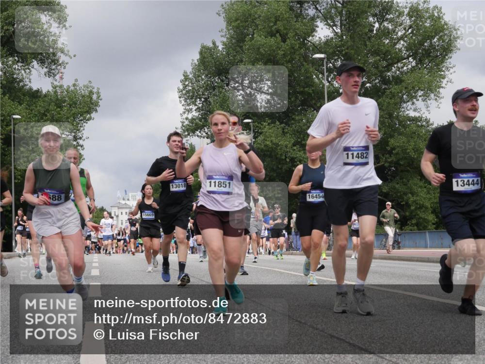 29.06.2025 - hella hamburg halbmarathon Luisa Fischer http://msf.ph/oto/8472883 29.06.2025 10:44:51 Kennedybrücke 688, 15669, 13018, 11851, 16454, 11482, 131, 13444, 1314, 2229, 3694, 4774, 5688, 5928, 7821, 8293, 9009, 9370, 10027 meine-sportfotos.de