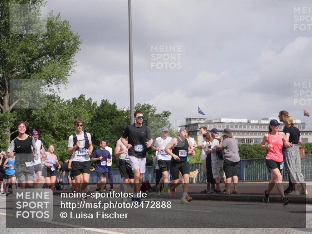29.06.2025 - hella hamburg halbmarathon Luisa Fischer http://msf.ph/oto/8472888 29.06.2025 10:01:19 Kennedybrücke 3819, 2029, 17825, 1855, 6754, 525, 8825, 1034, 1285, 2029, 2034, 3041, 3819, 3859, 5259, 5305, 5721, 6272, 6433, 6754, 7732, 7856, 8825, 9770, 10084 meine-sportfotos.de