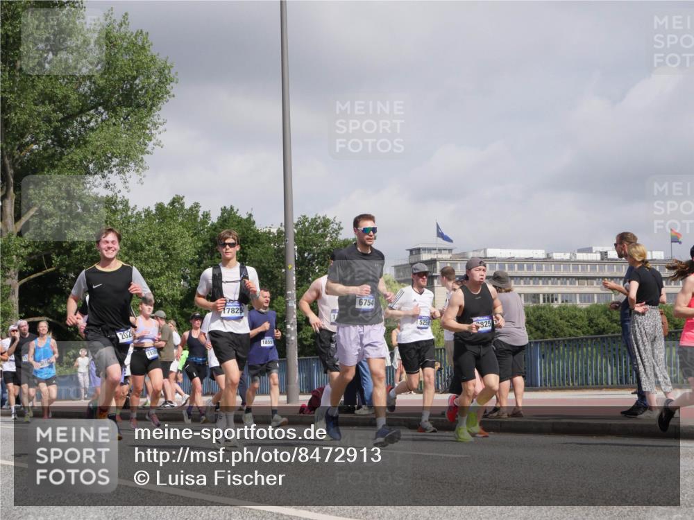 29.06.2025 - hella hamburg halbmarathon Luisa Fischer http://msf.ph/oto/8472913 29.06.2025 10:01:19 Kennedybrücke 15, 3819, 2029, 1538, 17825, 1855, 6754, 52593, 925, 1034, 1285, 2029, 2034, 3041, 3819, 3859, 5259, 5305, 5721, 6272, 6433, 6754, 7732, 7856, 8825, 9770, 10084 meine-sportfotos.de