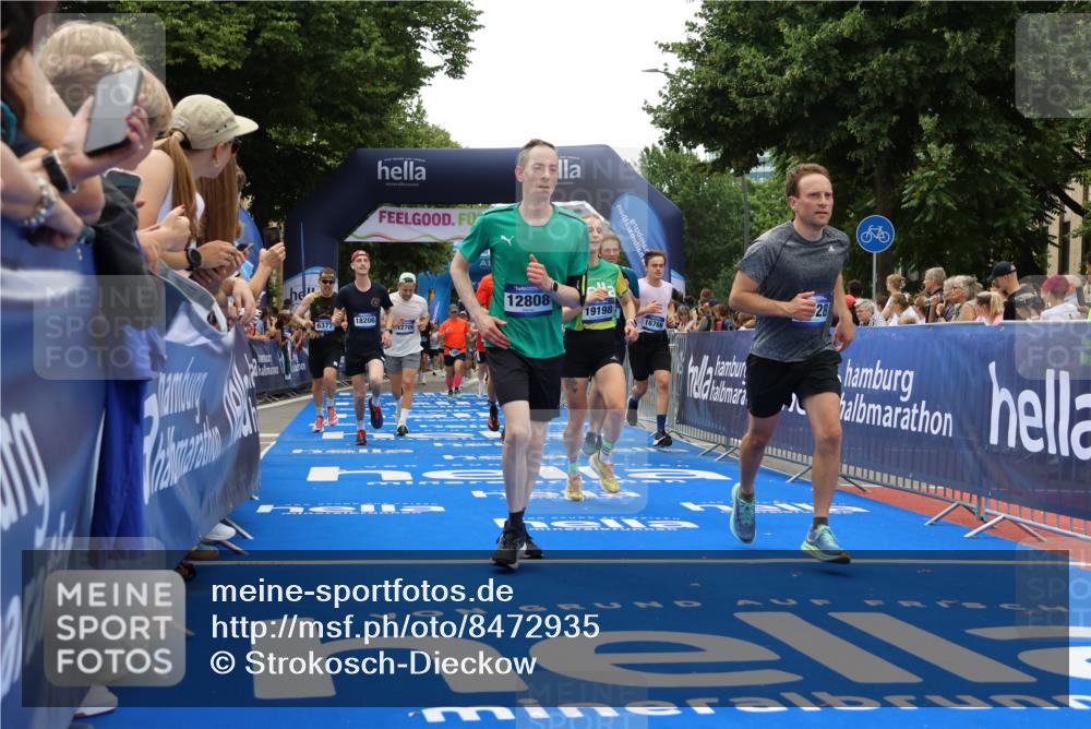 29.06.2025 - hella hamburg halbmarathon Strokosch-Dieckow http://msf.ph/oto/8472935 29.06.2025 10:47:58 Ziel 1086, 1604, 1613, 4324, 4528, 4601, 5022, 6377, 6836, 9638, 12706, 12724, 12747, 12808, 13570, 14730, 15333, 16149, 16766, 17451, 18206, 18922, 19198 meine-sportfotos.de