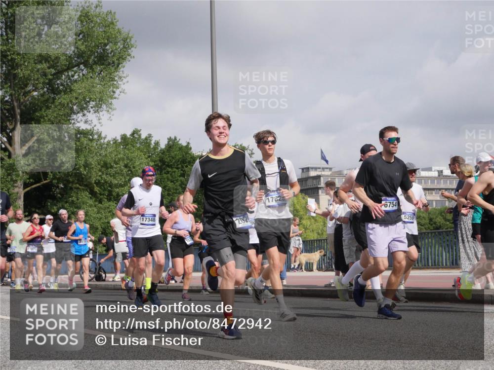 29.06.2025 - hella hamburg halbmarathon Luisa Fischer http://msf.ph/oto/8472942 29.06.2025 10:01:20 Kennedybrücke 3819, 19721, 11870, 17825, 6754, 17348, 5259, 1034, 1285, 2029, 2034, 2656, 3041, 3819, 3859, 5259, 5305, 5721, 6272, 6433, 6754, 6877, 7369, 7732, 7856, 8393, 8825, 9770, 10084 meine-sportfotos.de