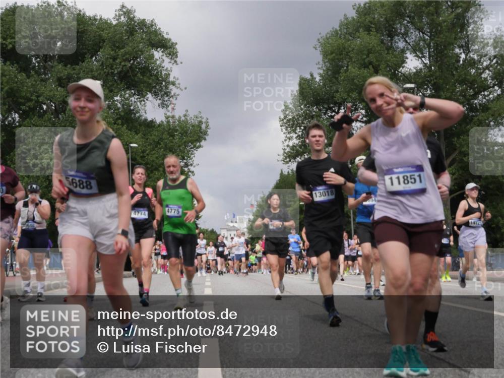 29.06.2025 - hella hamburg halbmarathon Luisa Fischer http://msf.ph/oto/8472948 29.06.2025 10:44:52 Kennedybrücke 0648, 5688, 13018, 4774, 4775, 11851, 1472, 1314, 2229, 3694, 4774, 5086, 5688, 7821, 8293, 9009, 9370, 10027 meine-sportfotos.de