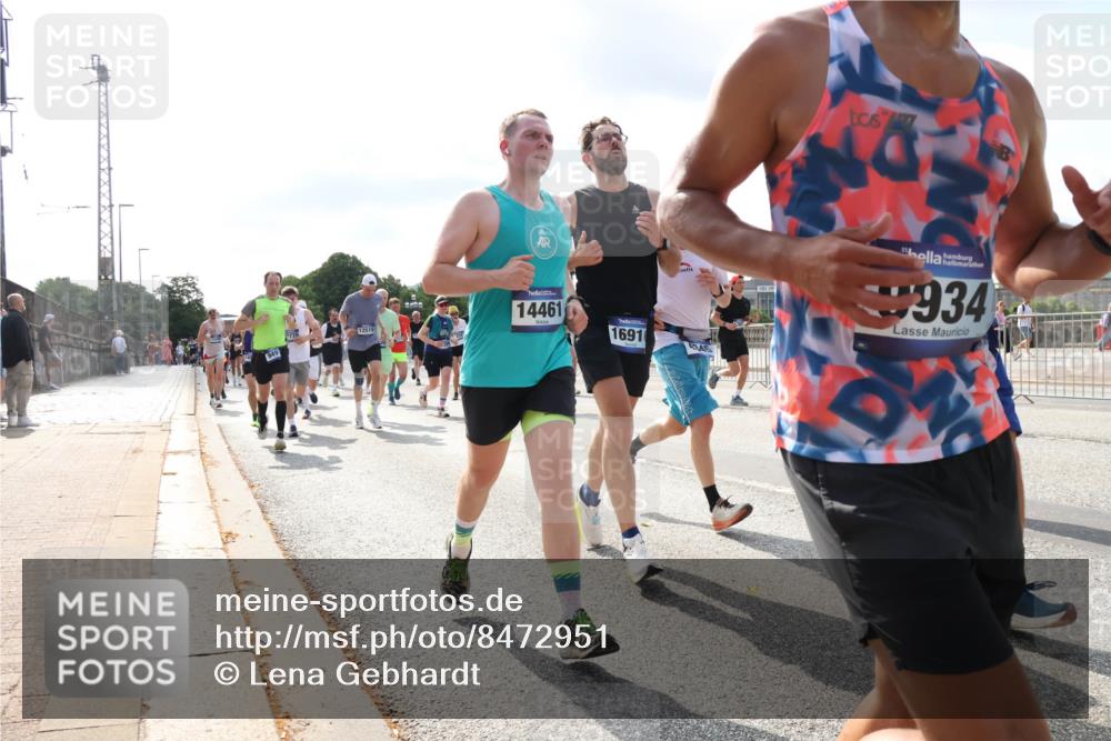 29.06.2025 - hella hamburg halbmarathon Lena Gebhardt http://msf.ph/oto/8472951 29.06.2025 09:55:41 Lombardsbrücke 12519, 949, 14461, 16910, 4345, 934, 1120, 1143, 1151, 1216, 1267, 1461, 1630, 1683, 1696, 1706, 1884, 1976, 2207, 2274, 2284, 2287, 2411, 2706, 2708, 2718, 2818, 2884, 3087, 3213, 3399, 3435, 3543, 3654, 3692, 3747, 3945, 3985, 4033, 4088, 4093, 4127, 4189, 4324, 4345, 4346, 4601, 4847, 4890, 4938, 5102, 5116, 5421, 5459, 5708, 5915, 6009, 6054, 6158, 6421, 6481, 6532, 6662, 6691, 6836, 6938, 6994, 7052, 7056, 7100, 7224, 7269, 7312 meine-sportfotos.de