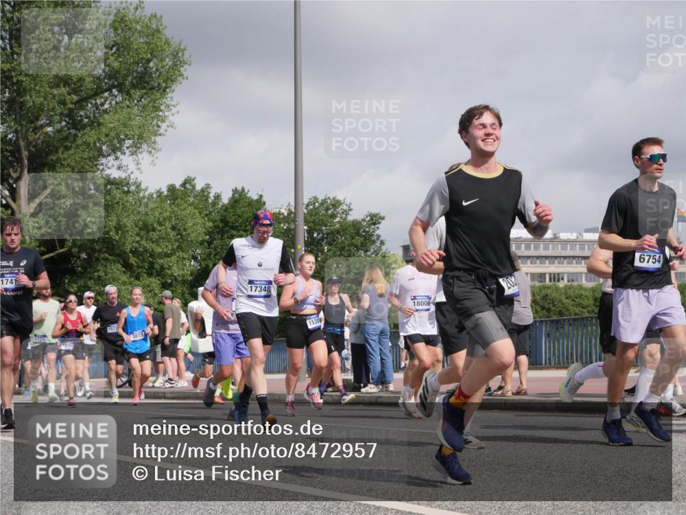 29.06.2025 - hella hamburg halbmarathon Luisa Fischer http://msf.ph/oto/8472957 29.06.2025 10:01:21 Kennedybrücke 1741, 5721, 1870, 1572, 3819, 17348, 15389, 18006, 202, 6754, 1034, 1285, 2029, 2034, 2656, 2883, 3041, 3819, 3859, 5077, 5259, 5305, 5721, 6433, 6754, 6877, 7369, 7732, 7856, 8393, 8825, 9770, 10084 meine-sportfotos.de