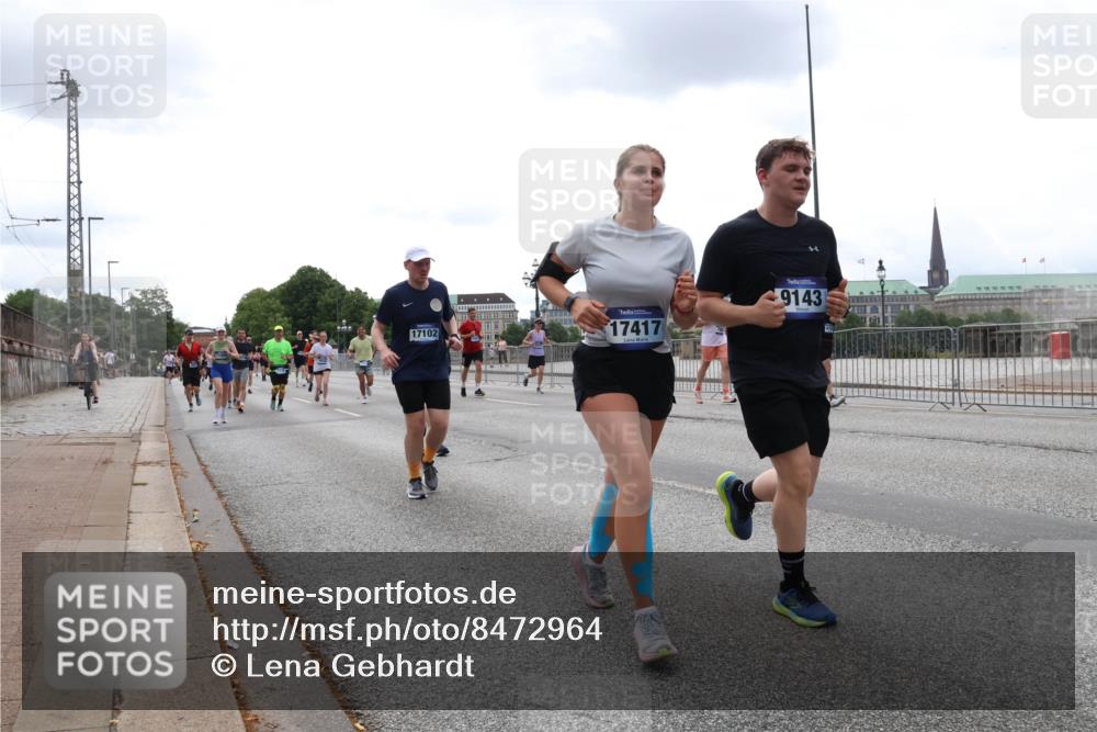 29.06.2025 - hella hamburg halbmarathon Lena Gebhardt http://msf.ph/oto/8472964 29.06.2025 10:33:07 Lombardsbrücke 17102, 17417, 9143, 1078, 1237, 1324, 1732, 1764, 2038, 2054, 2059, 2085, 2276, 2838, 2959, 3341, 3391, 3422, 3660, 3708, 3753, 3812, 3871, 4030, 4096, 4445, 4446, 4555, 4650, 5110, 5180, 5581, 5917, 6040, 6773, 6861, 7387, 7750, 7982, 8170, 8595, 8839, 9034, 9143, 9188, 9289, 9471, 9542, 9591, 9592, 9768, 9780, 10013, 10048, 10277, 11229, 11260, 11713, 11756, 11826, 12039, 12423, 12424, 14305, 14743, 15951 meine-sportfotos.de