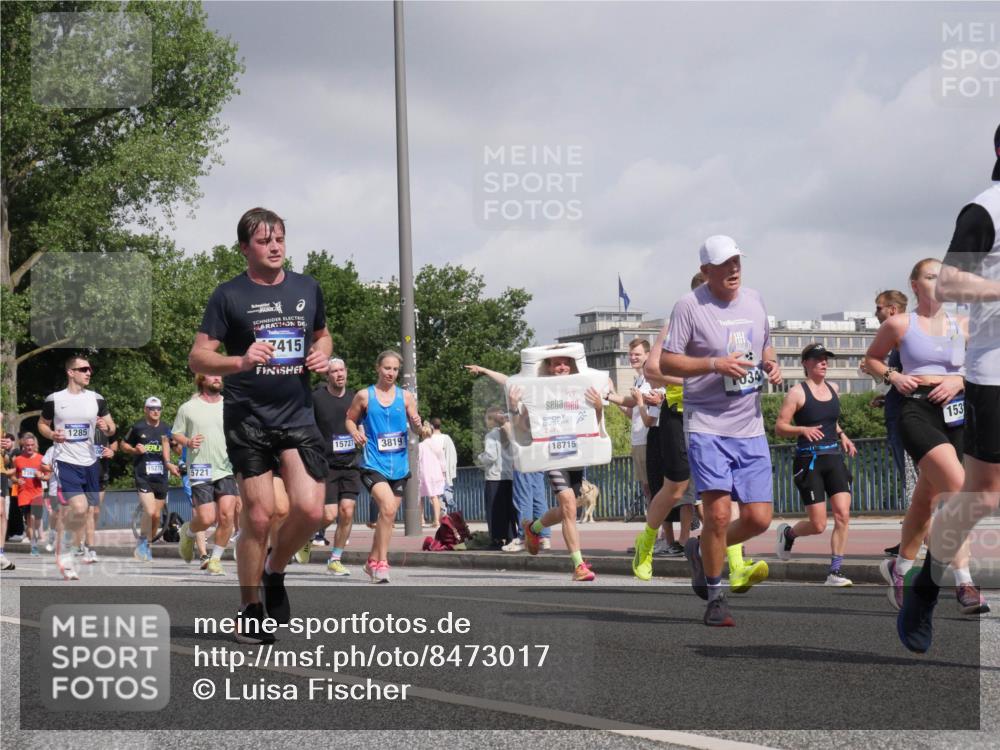 29.06.2025 - hella hamburg halbmarathon Luisa Fischer http://msf.ph/oto/8473017 29.06.2025 10:01:22 Kennedybrücke 1285, 15275, 5721, 415, 15727, 3819, 034, 2, 1, 18715, 153, 1034, 1285, 2029, 2034, 2518, 2656, 2883, 3819, 3859, 5077, 5259, 5305, 5721, 6433, 6754, 6877, 7369, 7732, 7856, 8393, 8825, 9770, 10084 meine-sportfotos.de