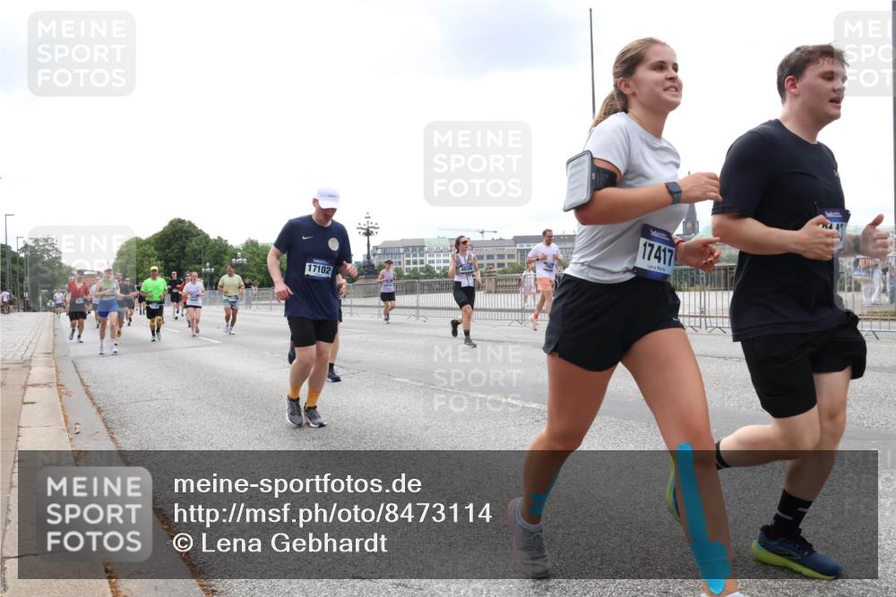 29.06.2025 - hella hamburg halbmarathon Lena Gebhardt http://msf.ph/oto/8473114 29.06.2025 10:33:07 Lombardsbrücke 17102, 17417, 1078, 1237, 1324, 1732, 1764, 2038, 2054, 2059, 2085, 2276, 2838, 2959, 3341, 3391, 3422, 3660, 3708, 3753, 3812, 3871, 4030, 4096, 4445, 4446, 4555, 4650, 5110, 5180, 5581, 5917, 6040, 6773, 6861, 7387, 7750, 7982, 8170, 8595, 8839, 9034, 9143, 9188, 9289, 9471, 9542, 9591, 9592, 9768, 9780, 10013, 10048, 10277, 11229, 11260, 11713, 11756, 11826, 12039, 12423, 12424, 14305, 14743, 15951 meine-sportfotos.de