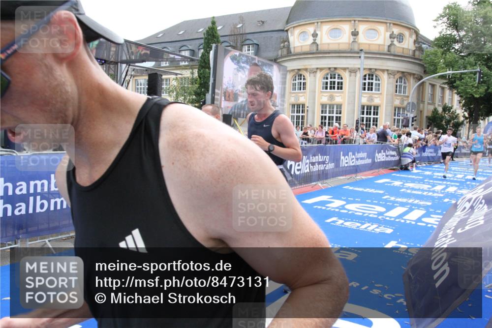 29.06.2025 - hella hamburg halbmarathon Michael Strokosch http://msf.ph/oto/8473131 29.06.2025 10:37:20 Ziel 4860, 5003, 10190, 12900, 13854, 14387, 14459, 15178, 17137, 17726, 18824 meine-sportfotos.de