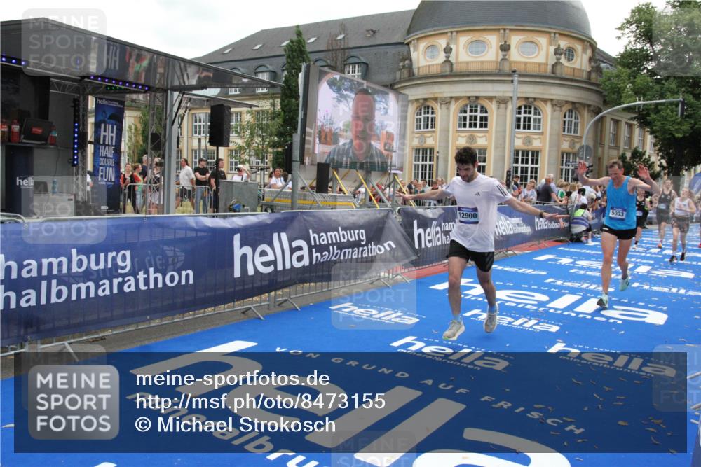 29.06.2025 - hella hamburg halbmarathon Michael Strokosch http://msf.ph/oto/8473155 29.06.2025 10:37:22 Ziel 4860, 5003, 12739, 12900, 13854, 14387, 14459, 17726, 18824 meine-sportfotos.de