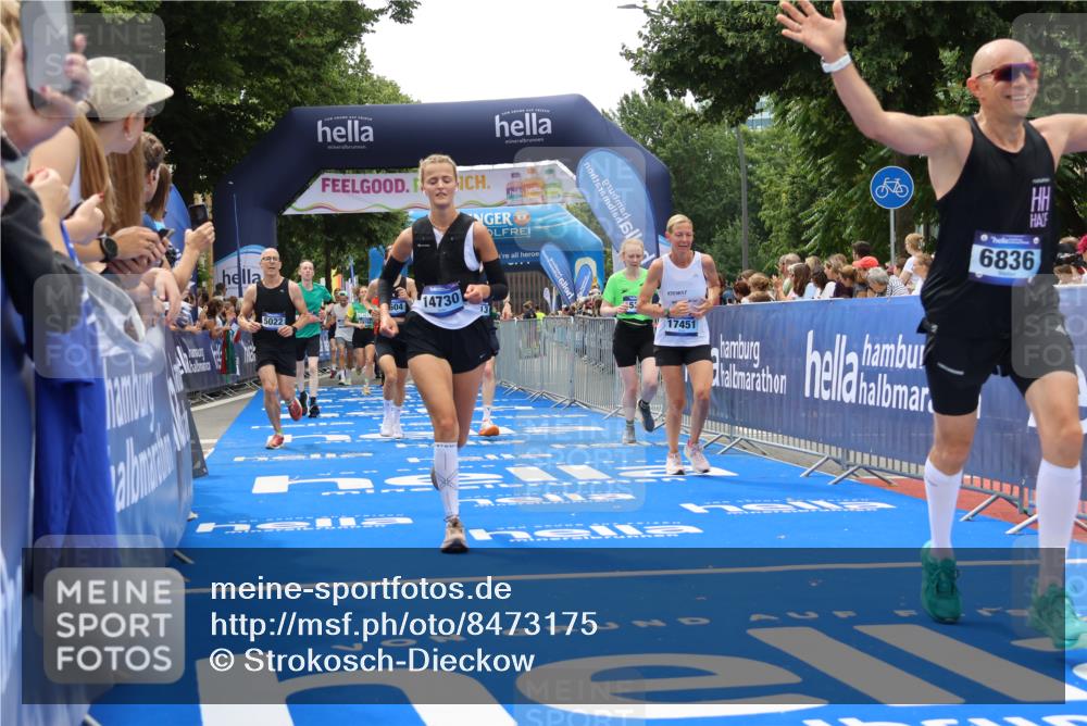 29.06.2025 - hella hamburg halbmarathon Strokosch-Dieckow http://msf.ph/oto/8473175 29.06.2025 10:47:53 Ziel 1604, 1613, 2340, 4528, 4601, 5022, 6377, 6836, 8564, 11961, 12808, 14383, 14730, 15333, 16766, 17451, 18206, 18356, 18836, 18922, 19198 meine-sportfotos.de