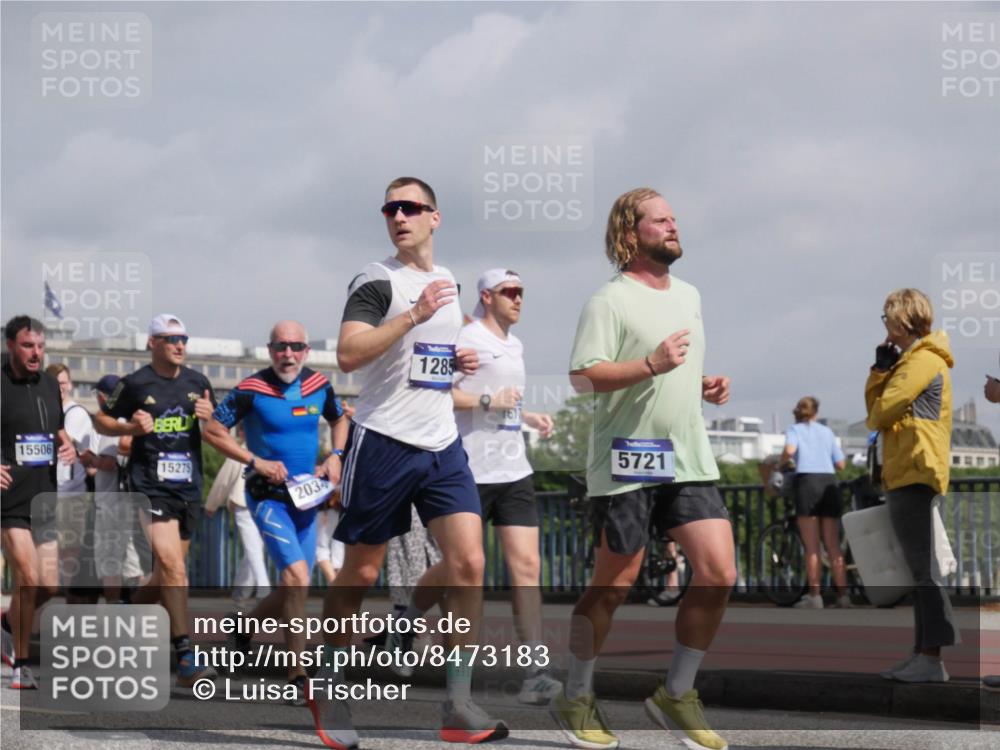 29.06.2025 - hella hamburg halbmarathon Luisa Fischer http://msf.ph/oto/8473183 29.06.2025 10:01:26 Kennedybrücke 15506, 15275, 203, 1285, 5721, 1034, 1285, 1727, 2034, 2518, 2656, 2883, 3334, 3819, 3859, 4167, 5077, 5721, 6433, 6592, 6759, 6877, 7369, 7732, 8393, 9770, 10084 meine-sportfotos.de