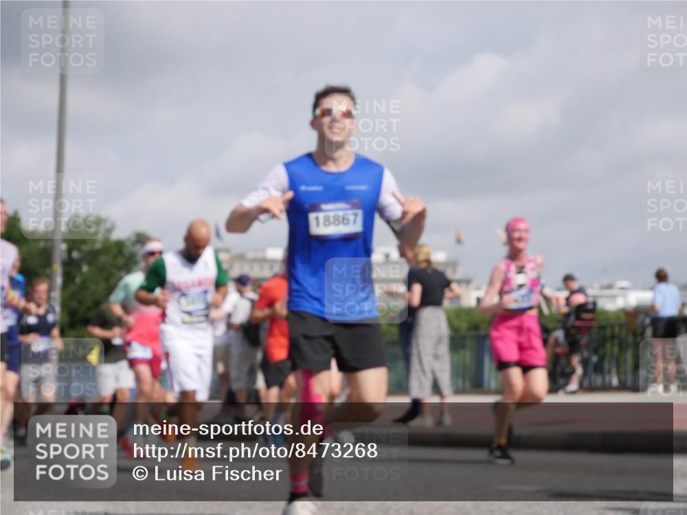 29.06.2025 - hella hamburg halbmarathon Luisa Fischer http://msf.ph/oto/8473268 29.06.2025 10:01:28 Kennedybrücke 18867, 1285, 1727, 2034, 2518, 2656, 2883, 3334, 3859, 4152, 4167, 5077, 5721, 6433, 6592, 6657, 6759, 6877, 7369, 7732, 8393, 9770, 10724 meine-sportfotos.de