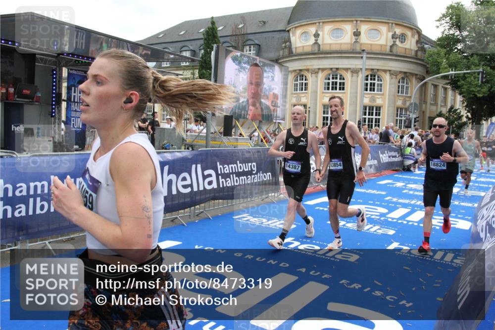 29.06.2025 - hella hamburg halbmarathon Michael Strokosch http://msf.ph/oto/8473319 29.06.2025 10:37:26 Ziel 2767, 9017, 12739, 13372, 13854, 14387, 14459, 15888, 17306, 18159, 18723, 18824 meine-sportfotos.de