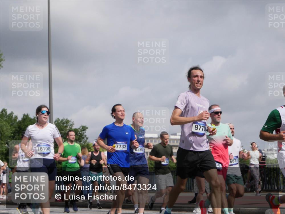 29.06.2025 - hella hamburg halbmarathon Luisa Fischer http://msf.ph/oto/8473324 29.06.2025 10:01:30 Kennedybrücke 18, 16108, 13536, 7732, 393, 9770, 132, 56, 6877, 1285, 1727, 2034, 2518, 2656, 2883, 3334, 3859, 3952, 4152, 4167, 5077, 6433, 6592, 6657, 6759, 6877, 7369, 7732, 8393, 9770, 10724 meine-sportfotos.de